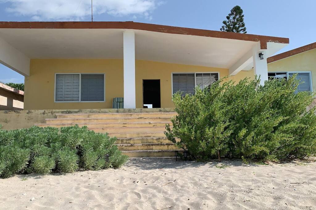La Casa Amarilla Frente Al Mar Villa Chelem Luaran gambar