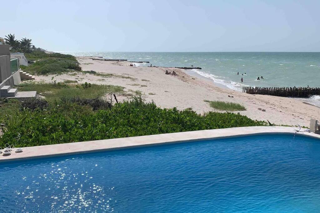 La Casa Amarilla Frente Al Mar Villa Chelem Luaran gambar